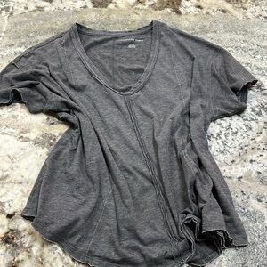 American Eagle flowy raw hem v neck